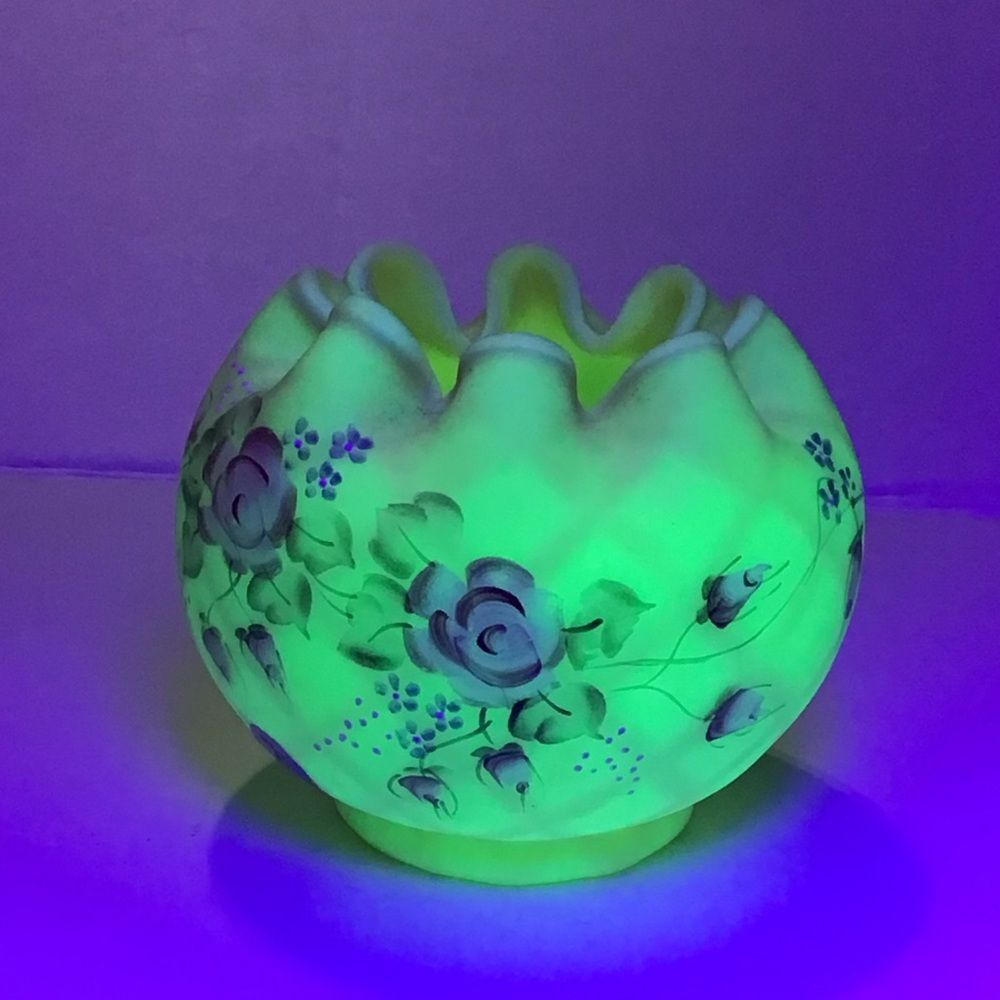 Fenton Burmese Diamond Optic Rose Bowl Hand Painted Signed